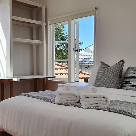 Villa Bright And Modern Oasis In Kingsland Auckland Exterior foto