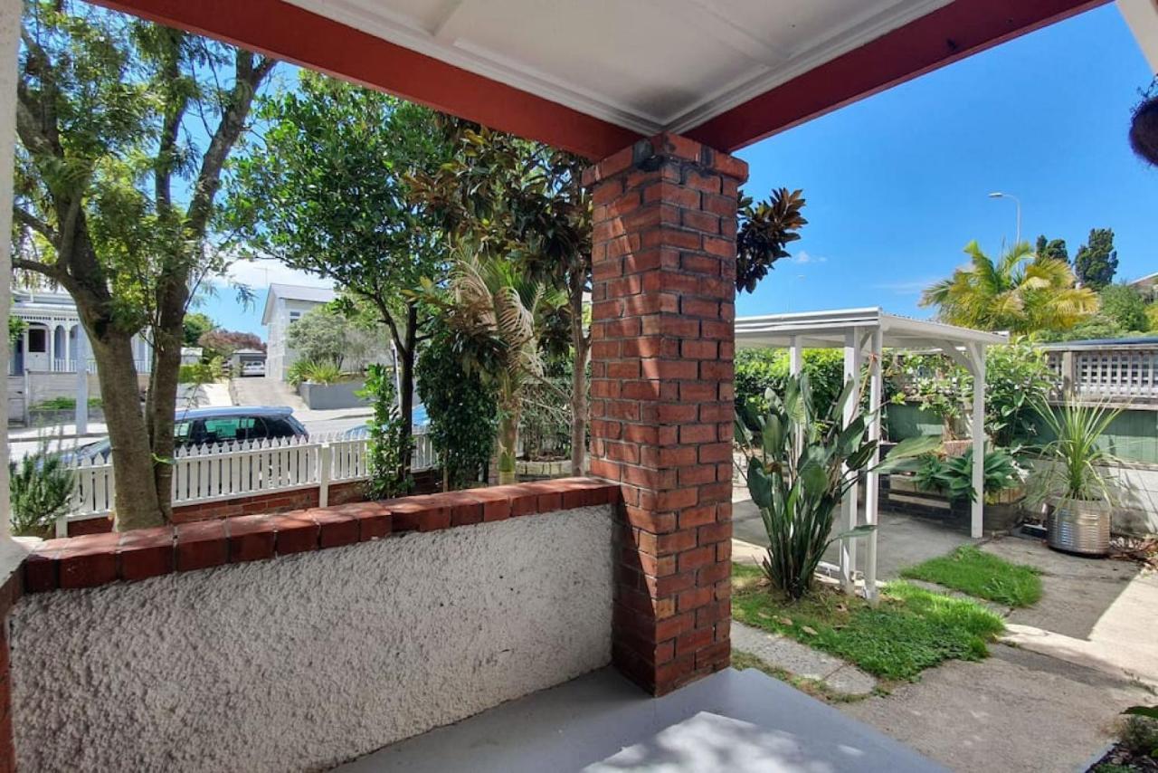 Villa Bright And Modern Oasis In Kingsland Auckland Exterior foto