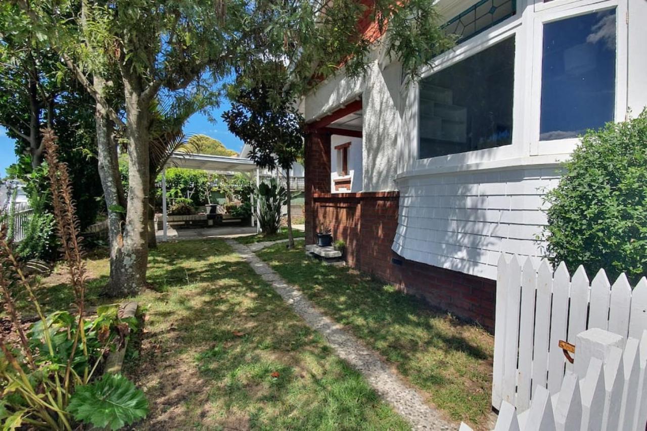 Villa Bright And Modern Oasis In Kingsland Auckland Exterior foto