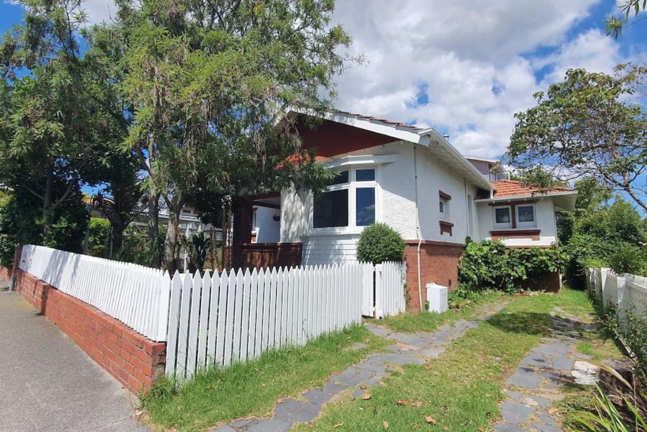 Villa Bright And Modern Oasis In Kingsland Auckland Exterior foto