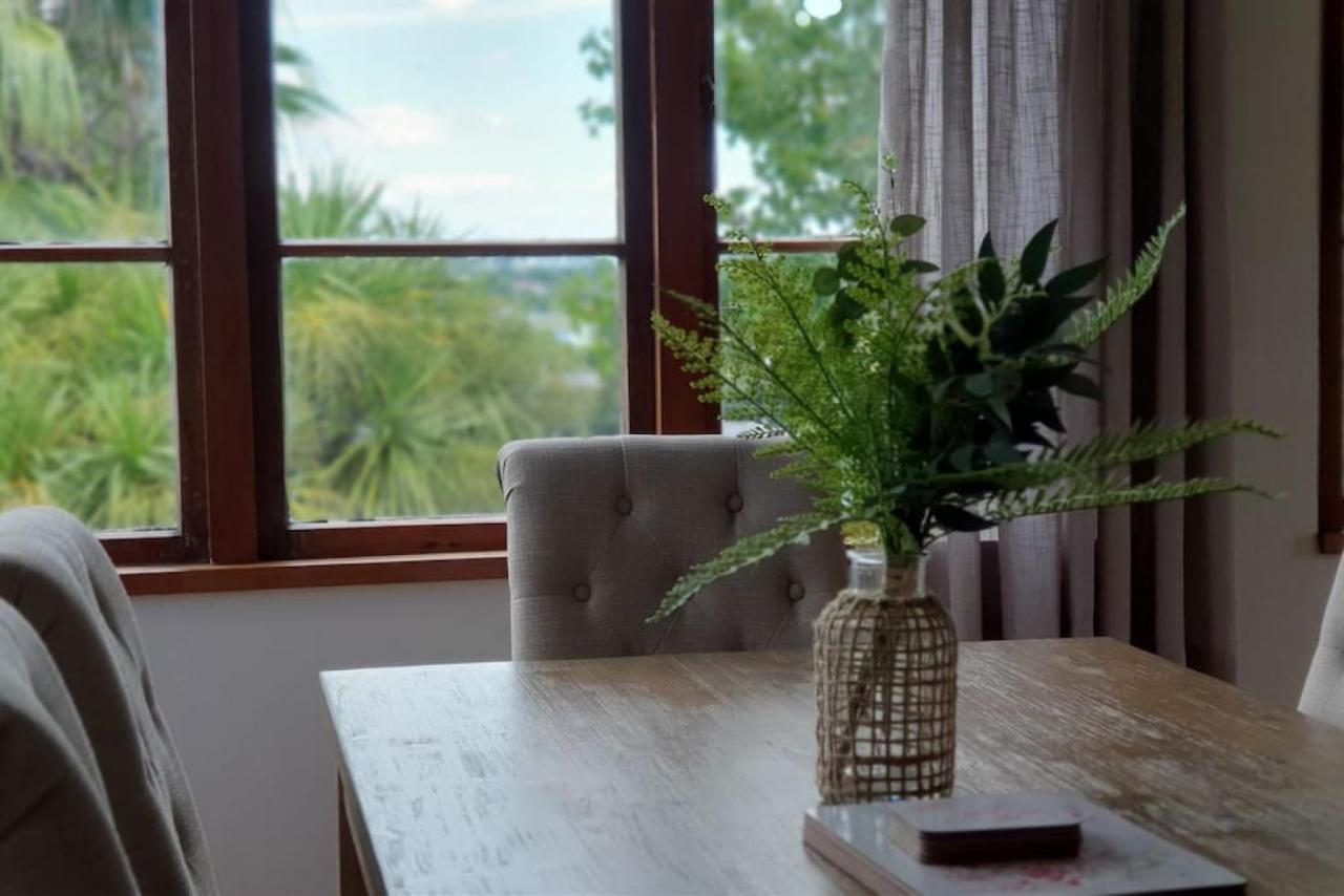 Villa Bright And Modern Oasis In Kingsland Auckland Exterior foto