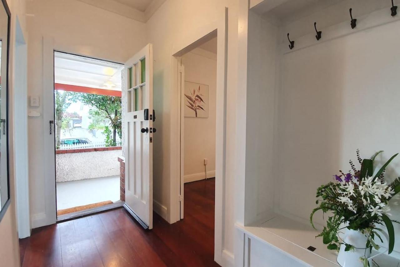 Villa Bright And Modern Oasis In Kingsland Auckland Exterior foto